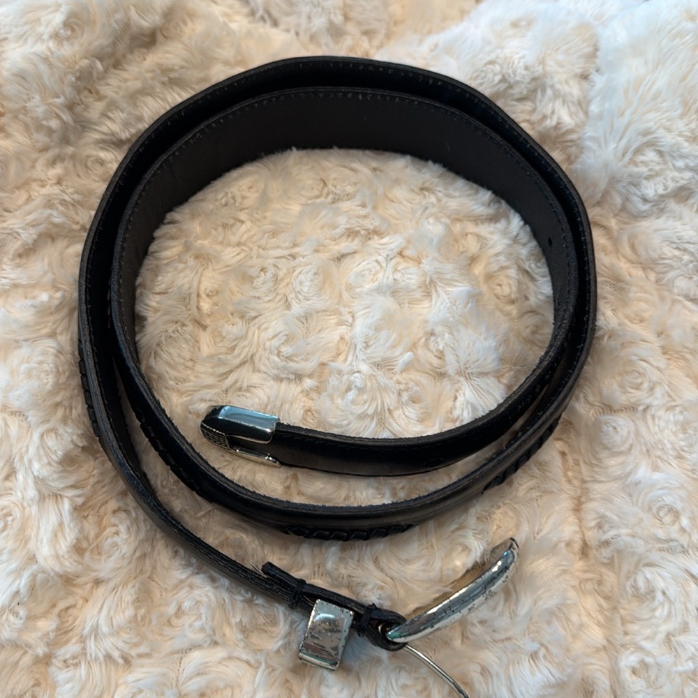 Textured Black Leather Belt Shabby Silver Buckle Tapers Toward Belt Holes 36 - Picture 8 of 10